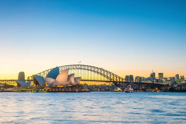 Sidney Şehir Merkezi Avustralya Alacakaranlıkta Ufuk Çizgisi — Stok fotoğraf
