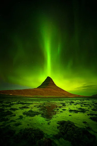 Luz Norte Sobre Montanha Kirkjufell Islândia — Fotografia de Stock