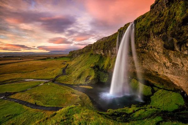 Водопад Seljalandsfoss Закате Исландии — стоковое фото