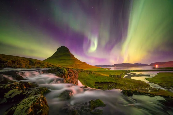 Luz Del Norte Sobre Montaña Kirkjufell Iceland — Foto de Stock