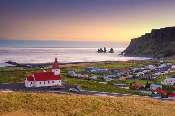 Veduta Della Chiesa Vik Durante Tramonto Islanda — Foto Stock