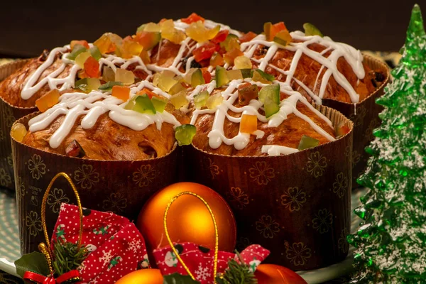 Panettone Topped Candied Fruit White Chocolate Sauce — Stock Photo, Image