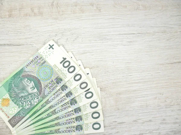 Polskie pienidze rozrzucone w adaylığı 100 zotowych 