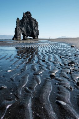 Hvitsekur 15 metre yüksekliğindeki bazalt kayası Vatnsnes yarımadasının doğu kıyısında, İzlanda 'nın kuzeybatısında.
