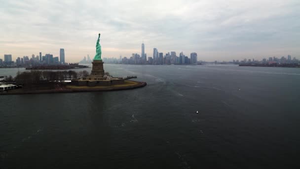 曇り空の日に美しいマンハッタンの航空写真 — ストック動画