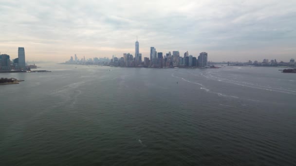 Aerial Footage Beautiful Manhattan City Cloudy Day — Stock Video