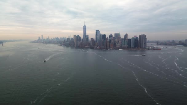 Imágenes Aéreas Hermosa Ciudad Manhattan Día Nublado — Vídeos de Stock