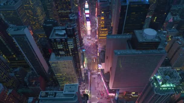 Luchtbeelden Van Tijden Plein New York Nachts — Stockvideo