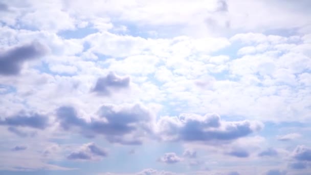 空に浮かぶ美しい雲の映像 — ストック動画