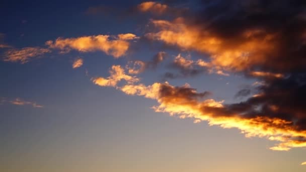 Schilderachtige Beelden Van Prachtige Bewolkte Hemel Bij Zonsondergang — Stockvideo