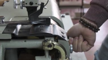 Bir İmalat Atölyesinde Öğütücü veya Tekstil Dikiş Fabrikası