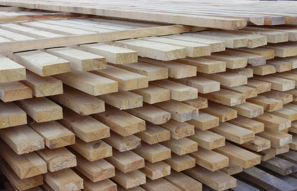 A rack of first-class boards. Size: length 6m, width 0.1 m, thickness 0.05 m.