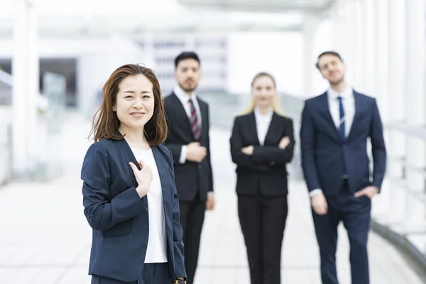 Equipe Empresários Composta Por Membros Masculinos Femininos Várias Nacionalidades — Fotografia de Stock