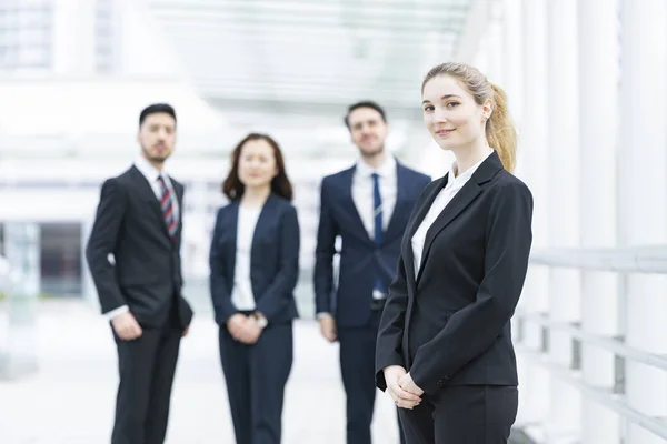 Equipe Empresários Composta Por Membros Masculinos Femininos Várias Nacionalidades — Fotografia de Stock