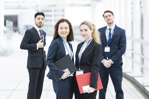 Equipe Empresários Composta Por Membros Masculinos Femininos Várias Nacionalidades — Fotografia de Stock