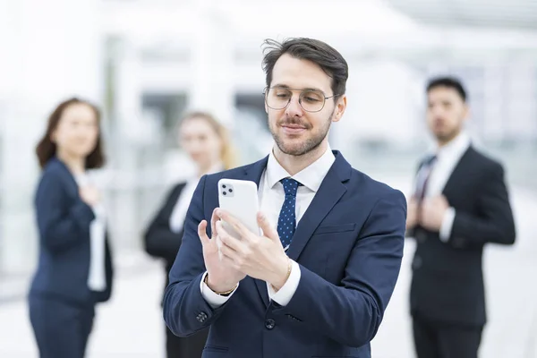 Persona Affari Che Utilizza Uno Smartphone — Foto Stock