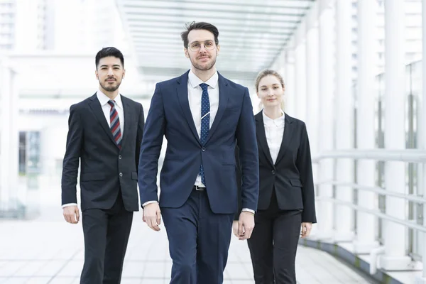 Equipe Empresários Composta Por Membros Masculinos Femininos Várias Nacionalidades — Fotografia de Stock