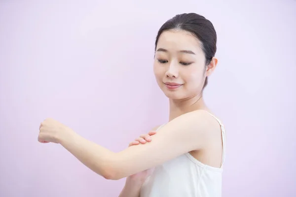 Young Woman Asian Japanese Exercising Lightly Stretched Body — Stock Photo, Image