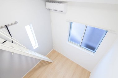 Tavan arasından daireye kuş bakışı bir bakış.