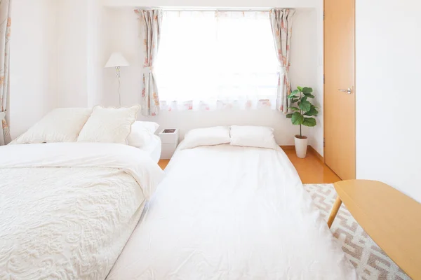 Interior Del Dormitorio Residencial Casa Con Cama Preparada Para Dormir —  Fotos de Stock