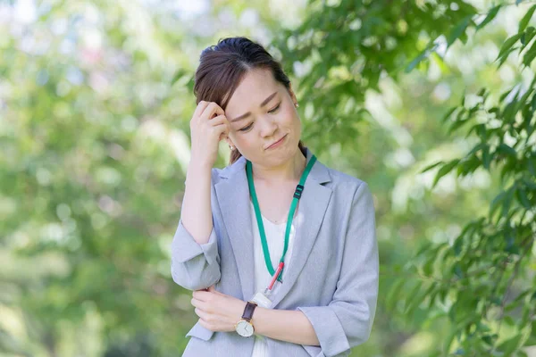 Pebisnis Asia Menderita Sakit Kepala Karena Stres Dalam Bisnis — Stok Foto