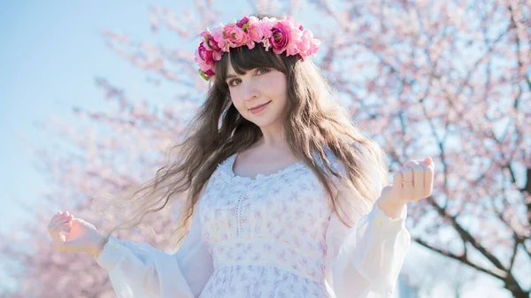 Portrait Young Caucasian Woman Cherry Blossoms Full Bloom — Stock Photo, Image