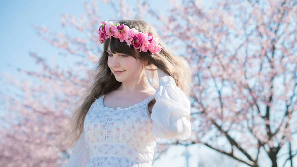 Portrait Young Caucasian Woman Cherry Blossoms Full Bloom — Stock Photo, Image