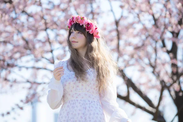 Portrait Young Caucasian Woman Cherry Blossoms Full Bloom — Stock Photo, Image