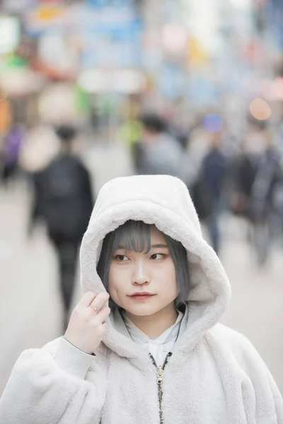 Jovem Mulher Asiática Com Cabelo Azul Shibuya Tóquio Japão — Fotografia de Stock