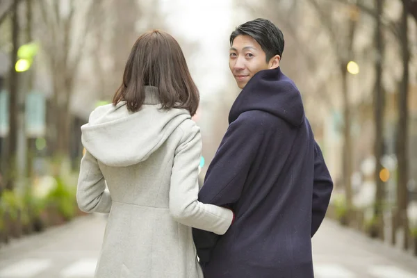 Asiatische Japanische Junge Liebende Unterhalten Sich Freien Und Lächeln Innig — Stockfoto