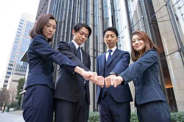 Business Team Van Aziatische Mannen Vrouwen Versterken Eenheid Door Overlappende — Stockfoto