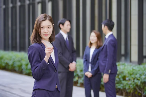 Porträt Einer Asiatischen Geschäftsfrau Anzug Und Ihrem Team — Stockfoto