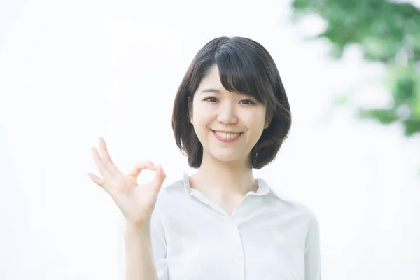 Jovem Asiático Japonês Mulher Fazendo Sinal Por Sua Mão — Fotografia de Stock