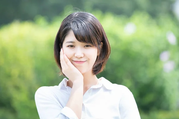 Asiatische Japanische Junge Frau Mit Schöner Haut Umgeben Von Viel — Stockfoto