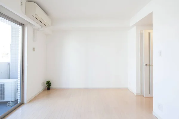 Tinggal Ruang Dan Dinding Apartemen Yang Baru Dibangun Tanpa Perabotan — Stok Foto