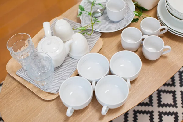 Посуд Такі Чашки Тарілки Розміщені Столі — стокове фото