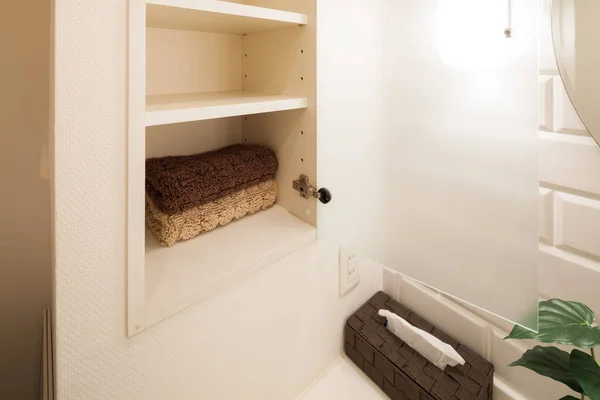 Asciugamano Pulito Organizzato Nella Stanza Della Casa — Foto Stock