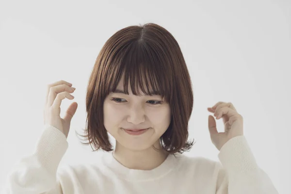 Een Aziatische Japanse Jonge Vrouw Die Fronst Boze Emoties Uitdrukt — Stockfoto