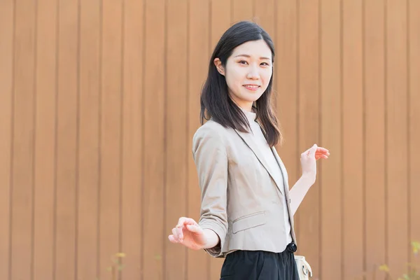 Portrait Jeune Femme Affaires Asiatique Japonaise Dans Quartier Des Affaires — Photo