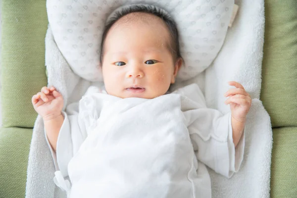 Nyfödd Asiatisk Japansk Baby Sängen Månader Gammal — Stockfoto