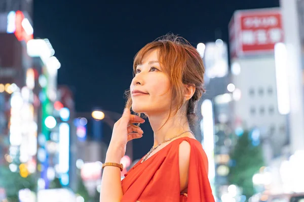Gece Kulüplerinde Çalışan Asyalı Japon Bir Kadın — Stok fotoğraf