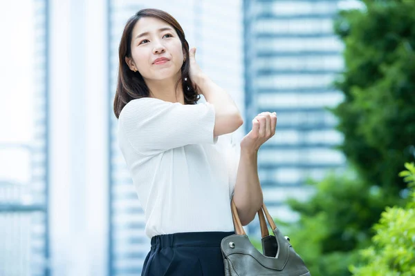 Asian Business Woman Commuting Business District Business Casual Clothes — Stock Photo, Image