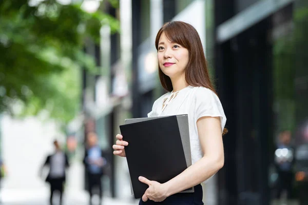 Portrait Extérieur Femme Affaires Asiatique — Photo