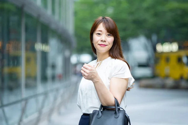 Outdoor Portrait Asian Businesswoman — Stock Photo, Image