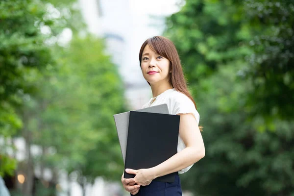 Portrait Extérieur Femme Affaires Asiatique — Photo