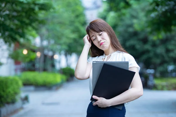 Persona Negocios Asiática Que Sufre Dolor Cabeza Debido Estrés Los — Foto de Stock