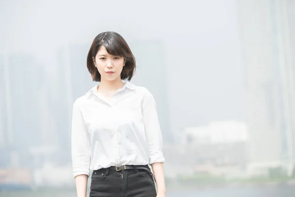 Asiatique Japonais Jeune Femme Avec Une Expression Inquiète Anxieuse Extérieur — Photo