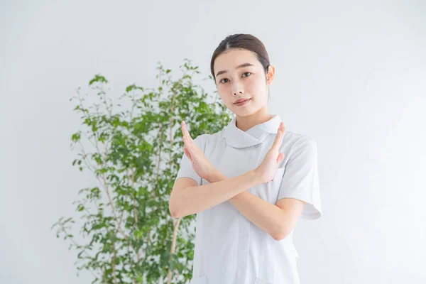 Asiatische Japanische Krankenschwester Drückt Ablehnung Oder Ablehnung Mit Ihrer Hand — Stockfoto