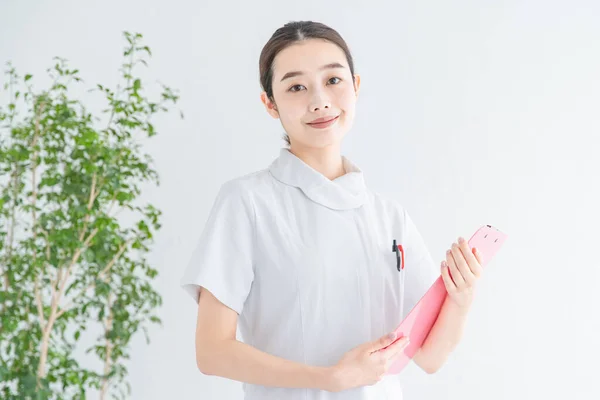 Porträt Einer Asiatischen Japanischen Krankenschwester Die Ein Lächeln Inneren Zeigt — Stockfoto