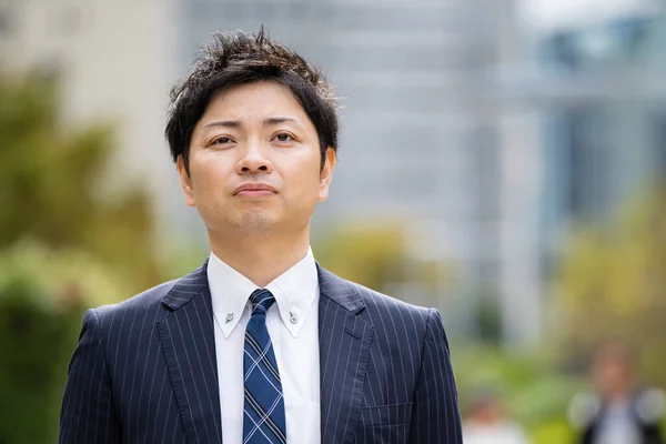 Porträtt Asiatisk Japansk Affärsman Affärsgatan Tokyo Japan — Stockfoto
